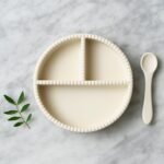 Silikoninė trijų skyrių lėkštė su šaukšteliu, Cream